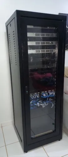 Rack 32U + 4x Switches Gerenciáveis