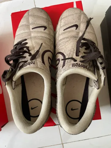 Tênis / chuteira total 90 Nike 