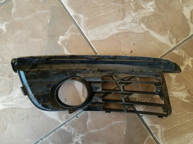 Grade do farol de milha Volkswagen Jetta 2009