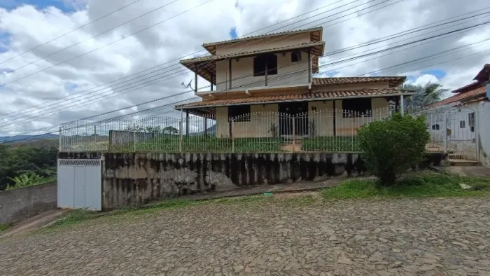 Ótima casa venda  São João Nepomuceno MG. 