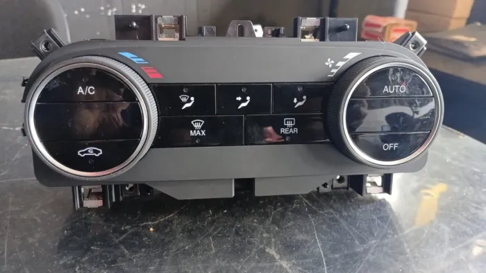 Comando Ar Condicionado Fiat Strada 2022 A 2023 Original 