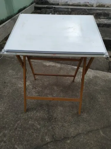 Mesa de desenho usada
