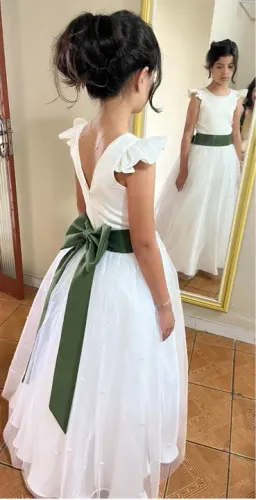 Vestidos de daminha Off White detalhes em pérolas