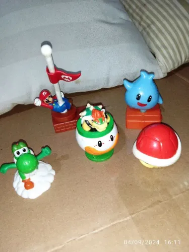 Personagens de Mario Bros do McDonald's. Lote com 05 peças 