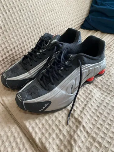 Tênis Nike Shox R4