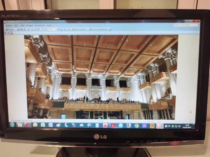 Monitor LG 18,5" Widescreen LCD - LG Flatron W1953T. Excelente oportunidade!