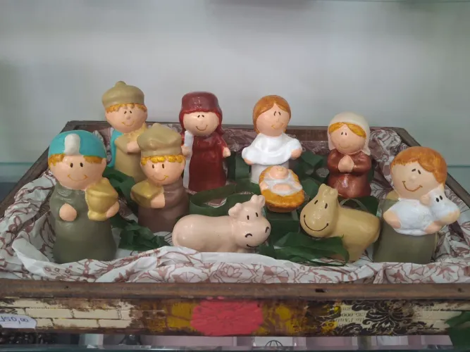 Presépio de Natal em gesso artesanal 