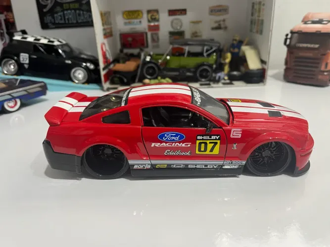 Miniatura mustang Shelby Gt-500