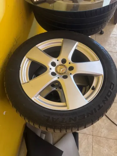 Rodas Mercedes-Benz aro 17 com Pneu Continental