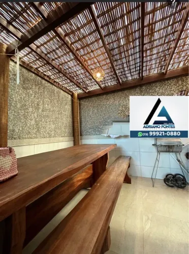 Casa em Condomínio Churrasqueira e Varanda e piscina