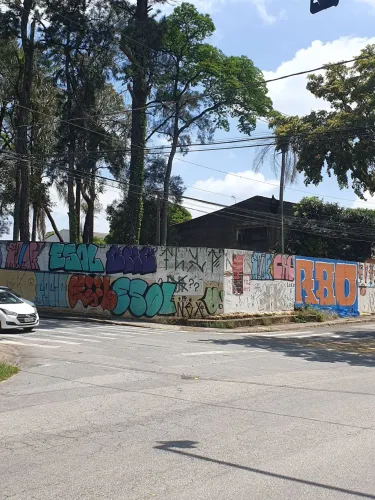 Terreno Comercial no Éden