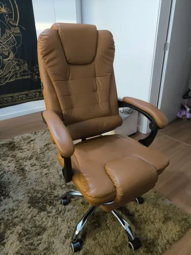 Cadeira Presidente caramelo reclinável com apoio para pés e massageador - Estado de Nova!