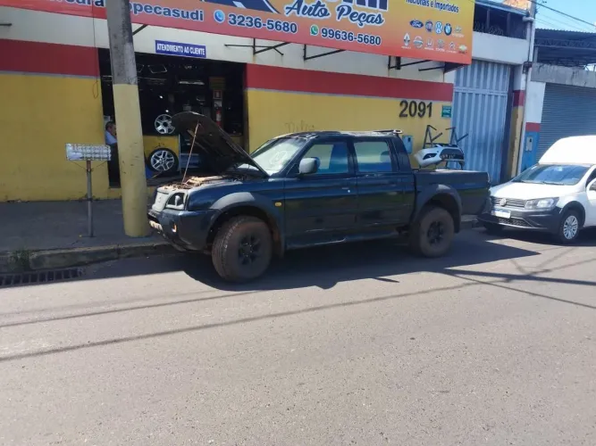 Mitsubishi L200 (sucata)