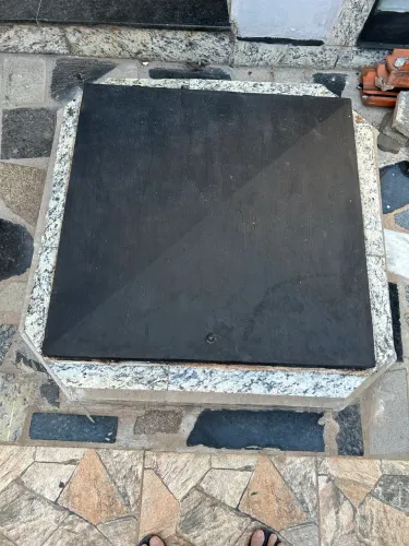 Tampa em Ferro Casa de Máquinas Piscina 