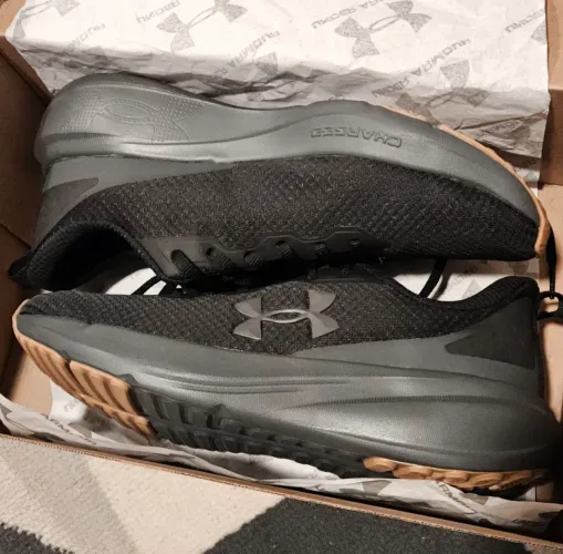 Tênis Under Armour Charged Great