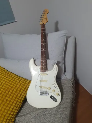 Fender Player Stratocaster 2022 Polar White Com Kit Tex-mex 