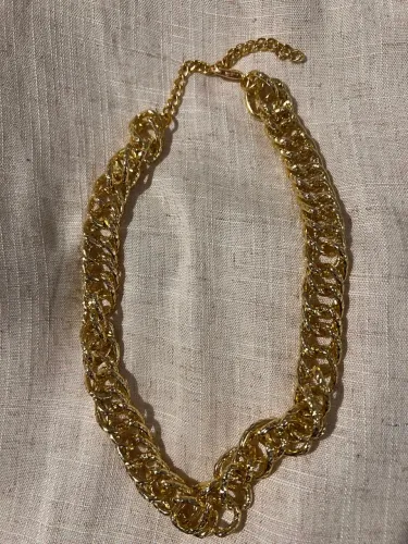 Colar dourado NOVO