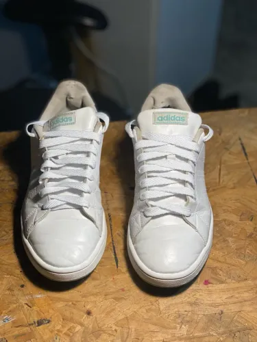 Tênis adidas advantage