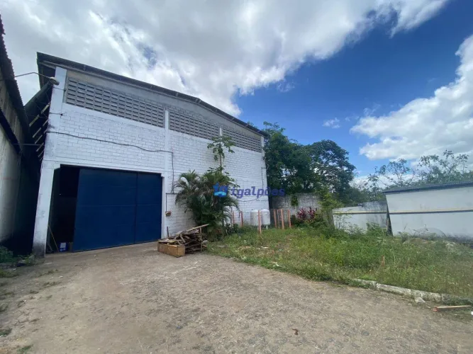 Galpão com 1.100 m² mais área livre em Paulista - PE