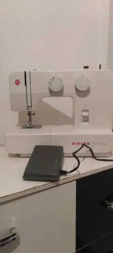 Máquina de costura Singer Promice