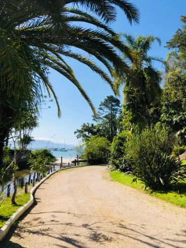 Casa com saida direto para o mar em Jurere