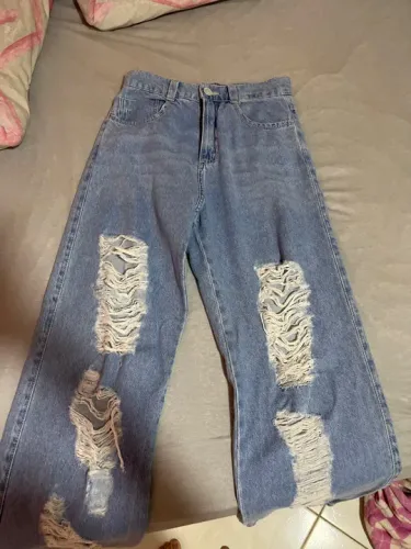 Calça Jeans rasgada