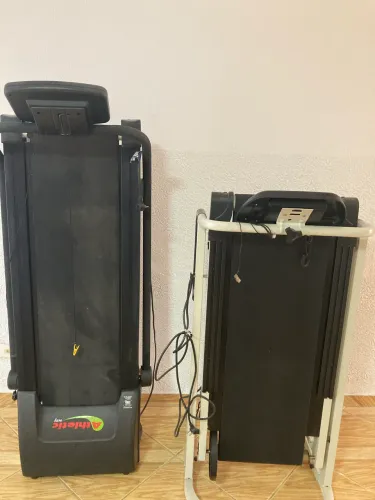 Vendo duas esteiras, não funciona por preço de uma 