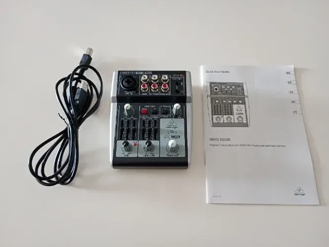 Mesa de som Behringer 302 USB Xenyx