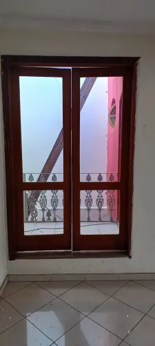 Porta de Madeira com Vidro //// R$1600,00