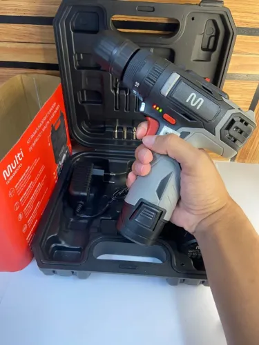 KIT PARAFUSADEIRA E FURADEIRA DE IMPACTO + MALETA 13 ACESSÓRIOS - Multi
