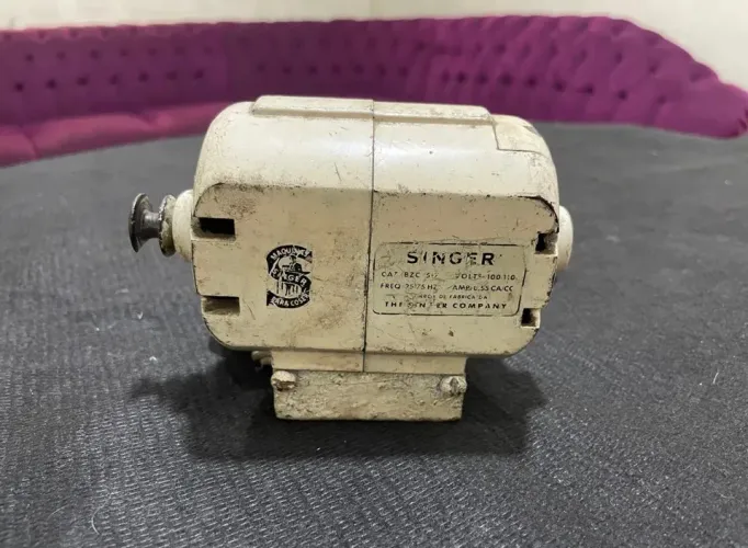 Motor de Máquina de Costura Singer