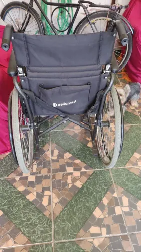 Cadeira de rodas acochoada 