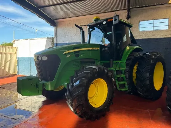 Trator John Deere 7230J Ano 2019