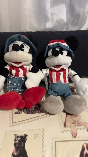 Pelúcia Mickey e Minnie Disney Store