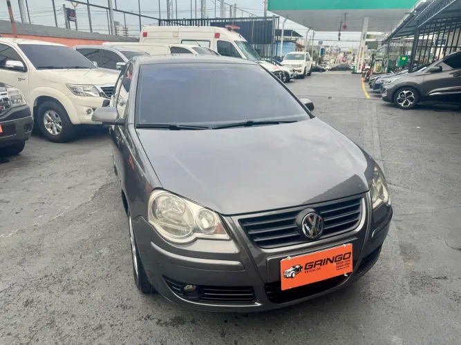 Polo Sedan 1.6 Flex Manual - 2011
