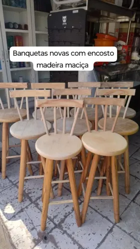 Banquetas alta com encosto e sem ler o anúncio inteiro