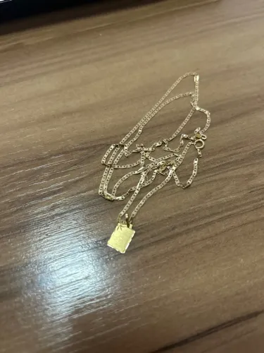 Colar maciço com medalha ouro 18
