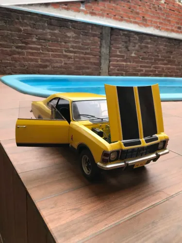 Miniatura Opala SS Salvat escala 1:8 (montado)