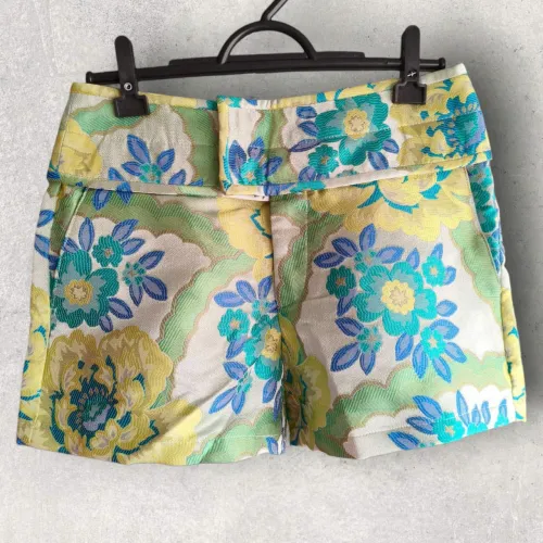 Forum Short alfaiataria 36 tecido brocado acetinado floral. Novo com etiqueta.
