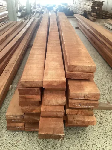 Maçaranduba e jatobá 