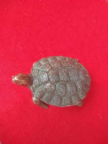 Tartaruga cinzeiro de metal década 80