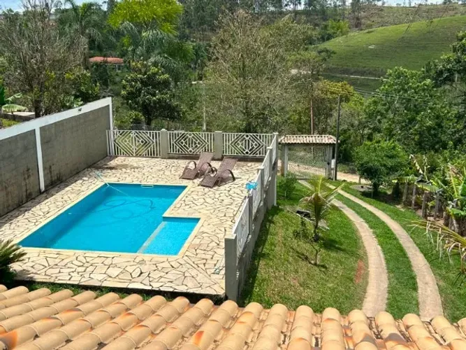Chácara com Piscina no Veraneio Irajá em Jacareí-SP - Permuta