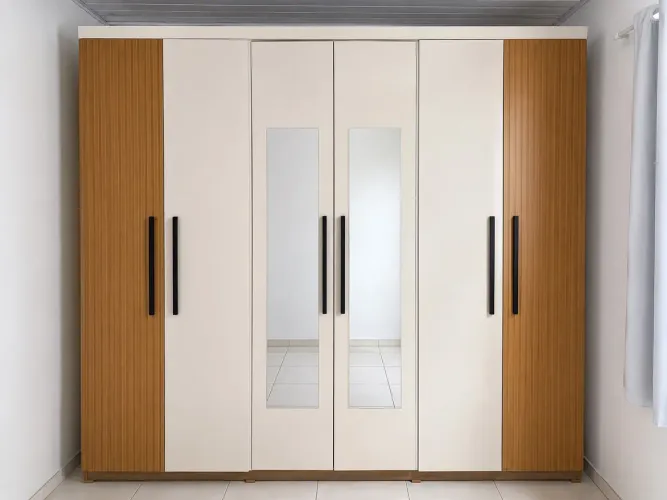 Guarda-roupa 6 portas com espelho- novo