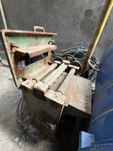 Máquina de Desengrosso Invicta - Ferro Fundido - Para Manutenção - R$10.000