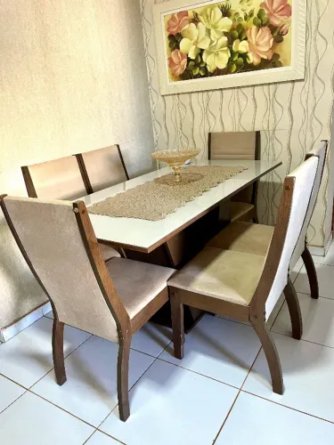 Mesa de Jantar Retangular, Madeira, com 6 cadeiras estofadas