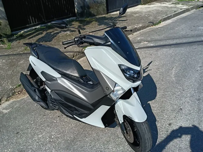 Nmax zera de tudo só tranferir, moto com pneus novos manutenção em dia bateria nova