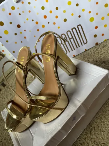 VENDO SANDÁLIA MEIA PATA KEFERA LU BRAND