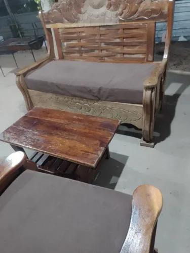 Vendo móveis de madeira