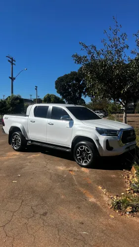 Toyota Hilux CD SRX Plus 4X4 2.8 TDI Die. Aut. 2024