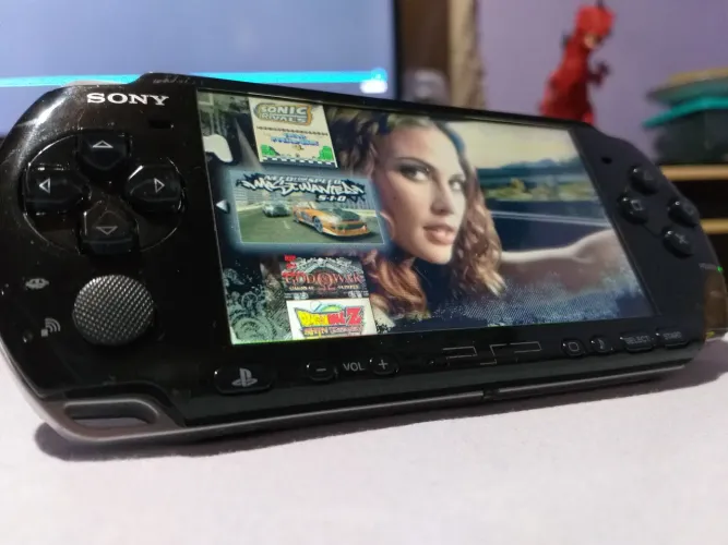 Psp 3001 Sony Com 200 Jogos! Na Caixa! SEMI NOVO !